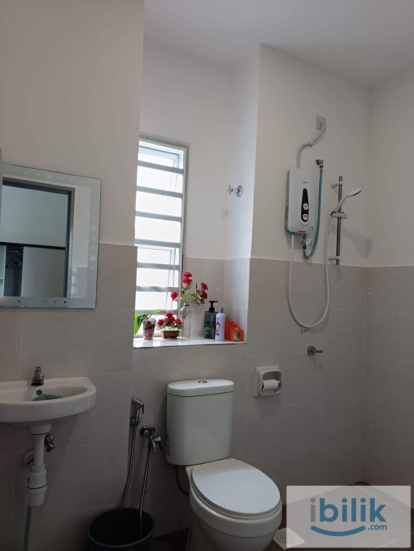Taman Scientex Kundang Jaya Queen Room(Kitchen+WiFi+Laundry+Parking)  - Image 9