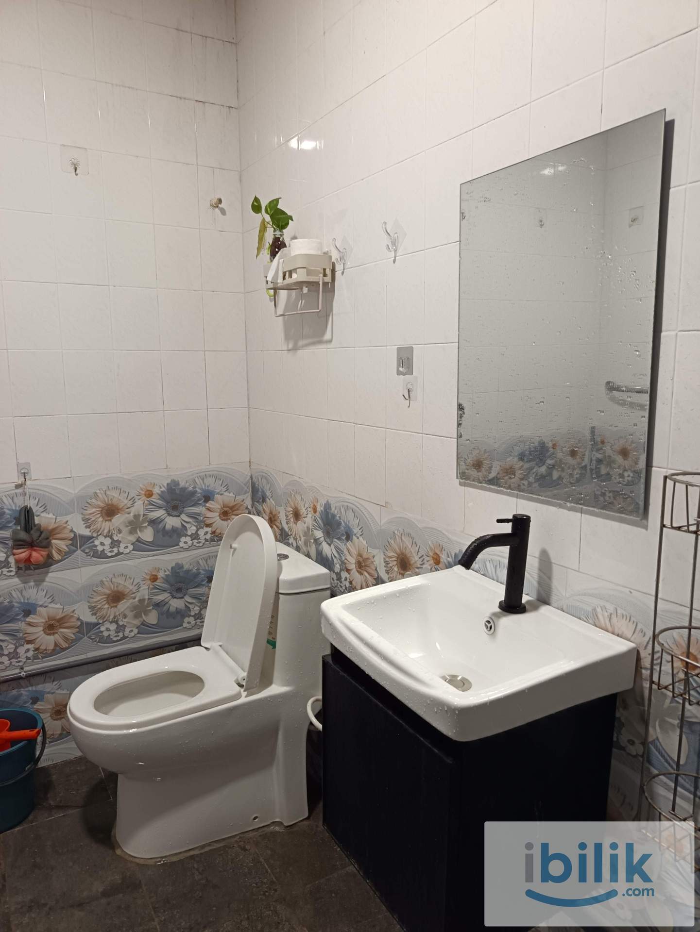Bandar Bukit Beruntung Golf Club Bungalow Master Bedroom(Private toilet+Kitchen+Parking)  - Image 8