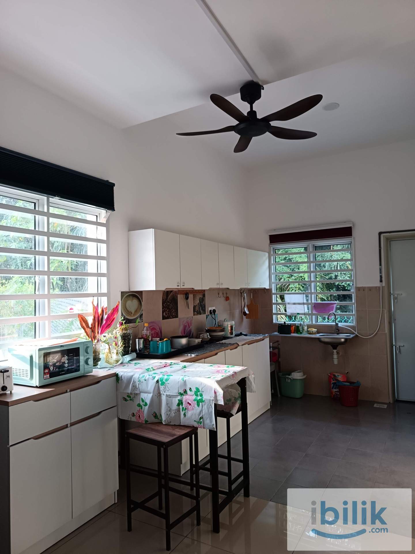 Meru Town Male Room (Kitchen+Laundry+Wi-Fi+Parking)  - Image 7