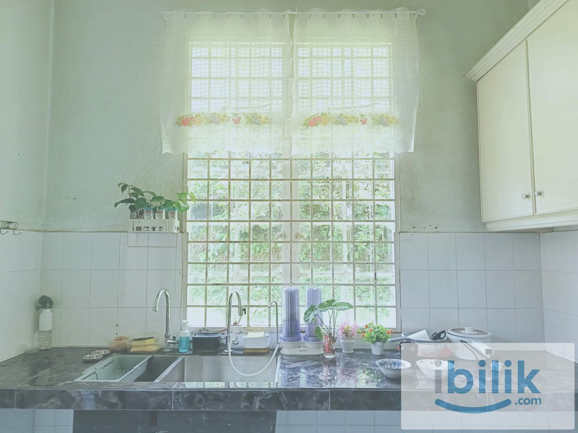 Bandar Bukit Beruntung Bungalow Male Single Room+Kitchen+Wi-Fi+Parking+Laundry  - Image 3