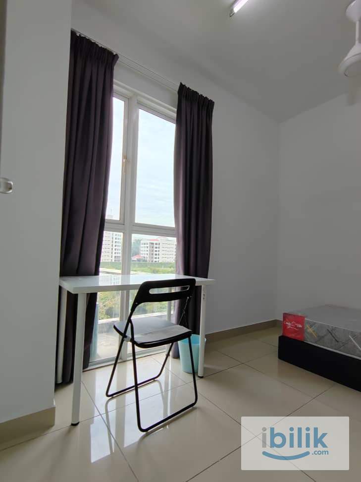 Single Bedroom - Image 1