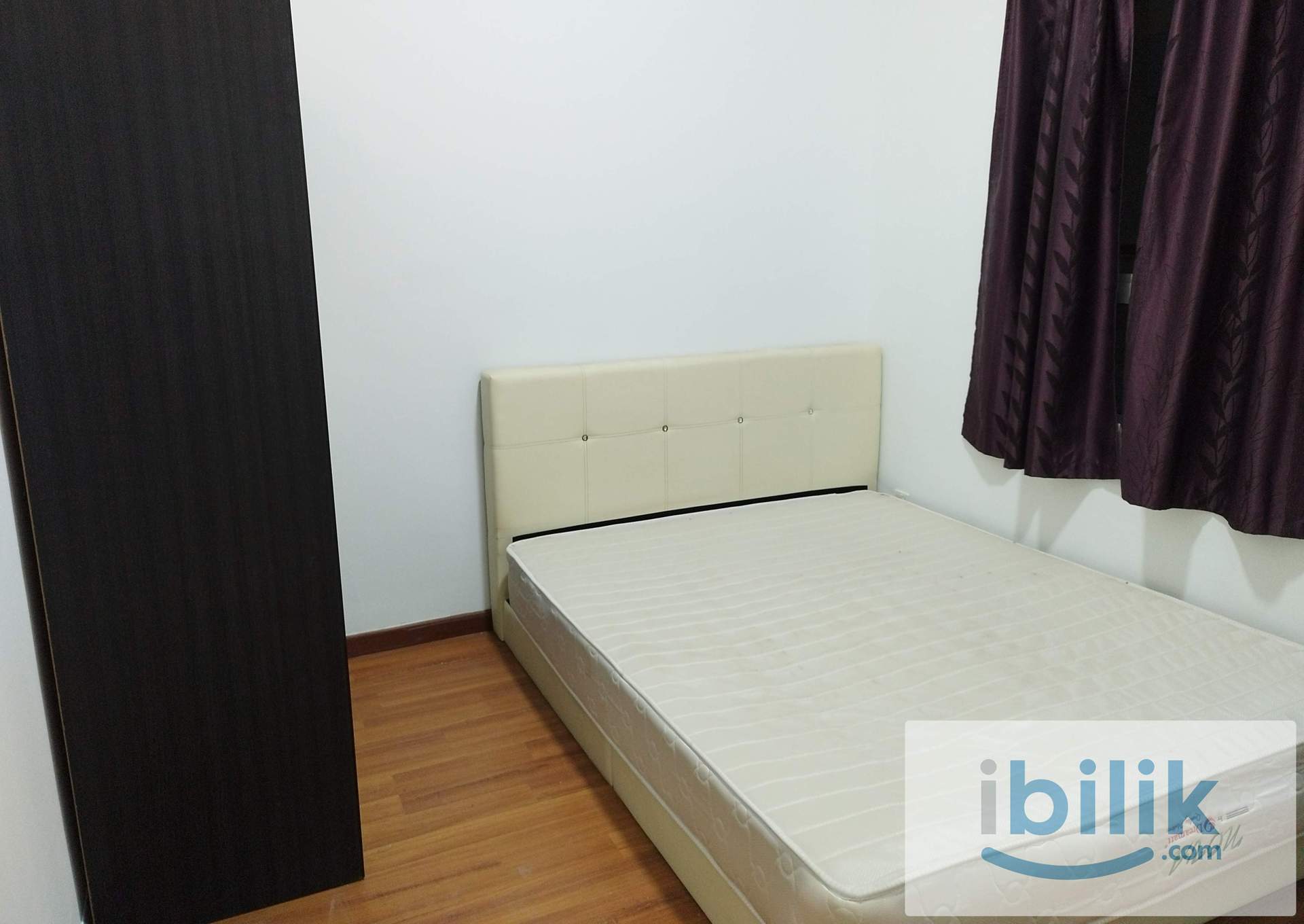 SMALL ROOM - Image 1