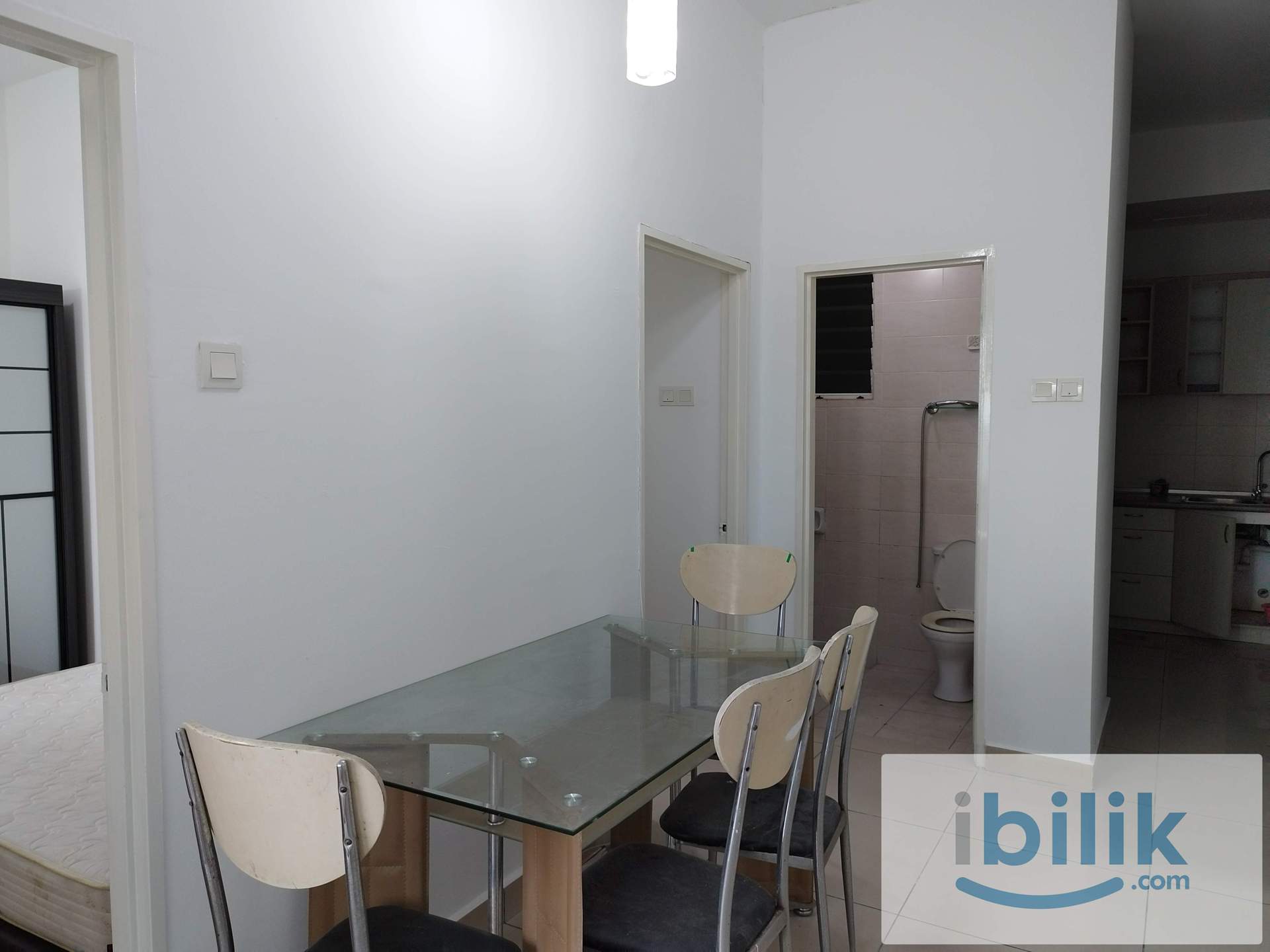 SMALL ROOM - Image 3