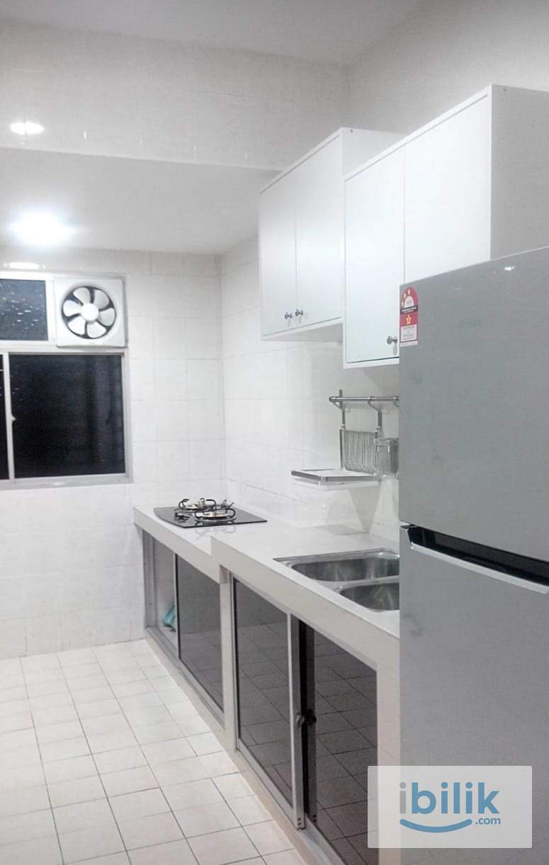 [Female Master Room] Cengal Condo, LRT salak selatan - Image 1