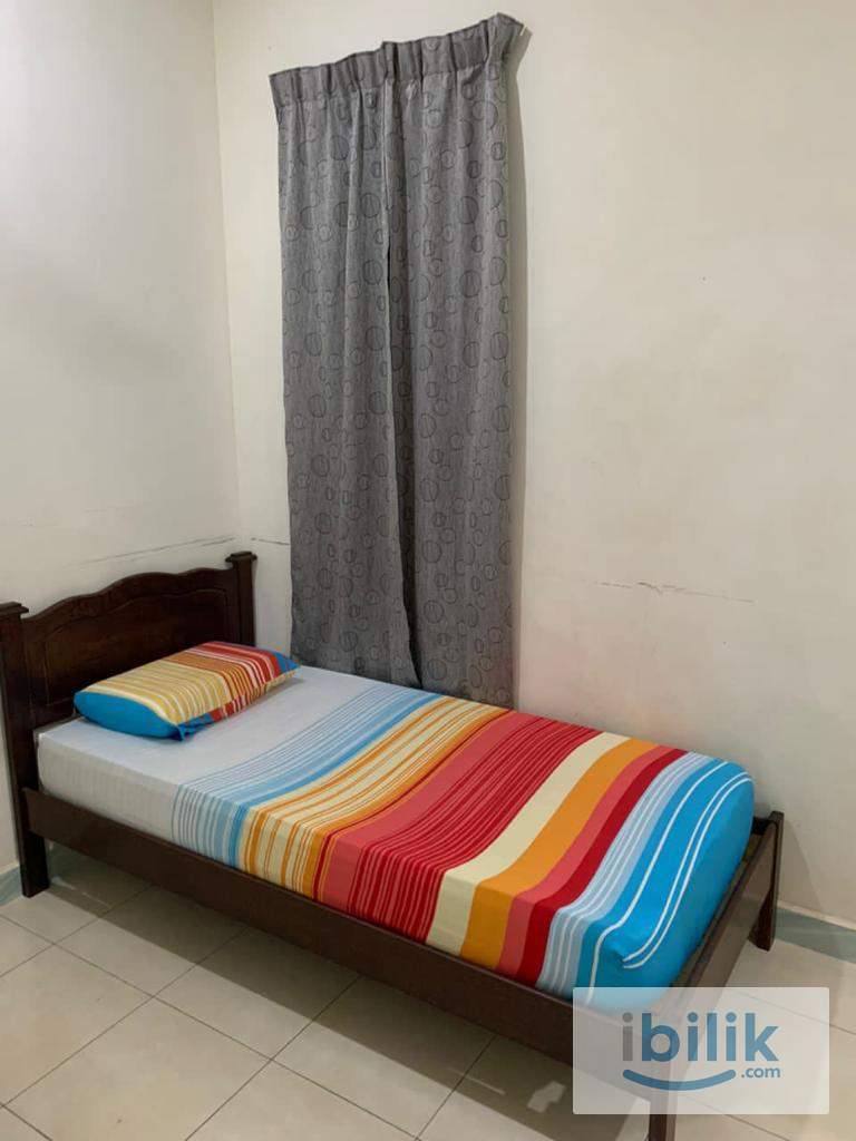 Middle Room With Private Bathroom At Bandar Seri Botani, Ipoh - Image 2