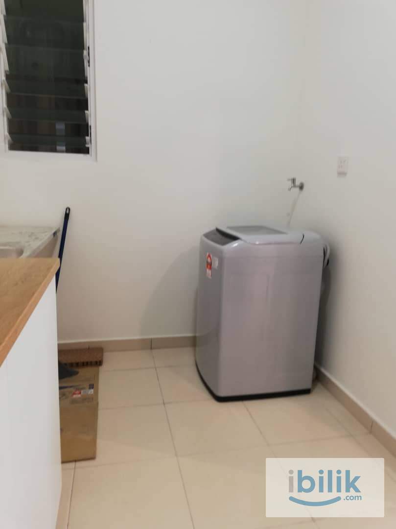 Middle Room at I-Santorini, Tanjung Tokong (Female Only) - Image 6
