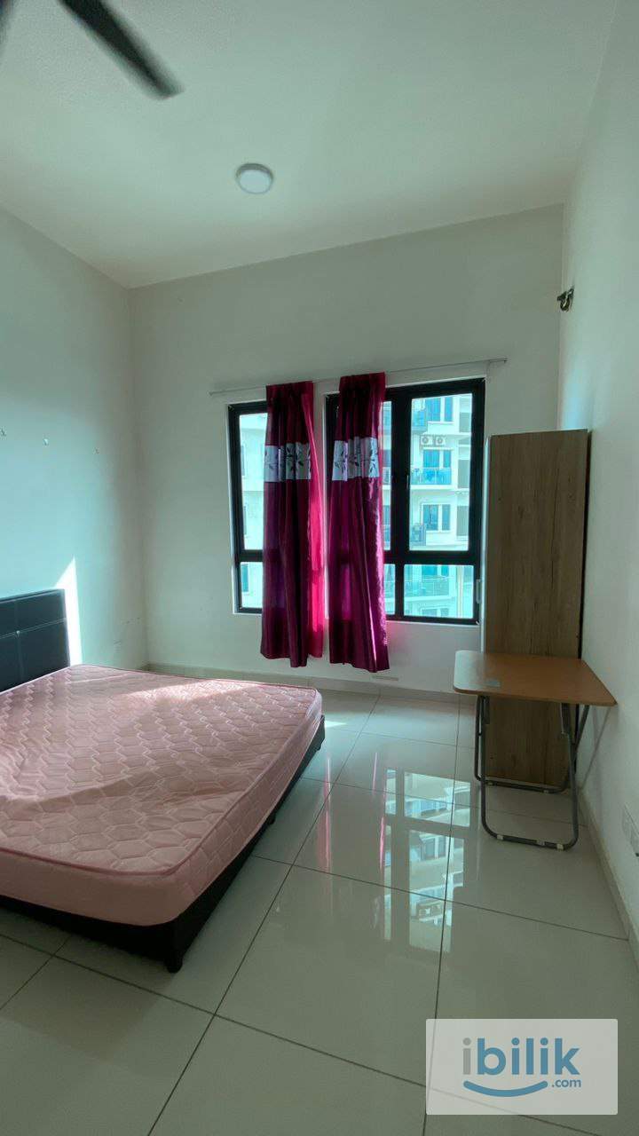 MASTER ROOM WITH PRIVATE TOILET AND CARPARK - Image 1