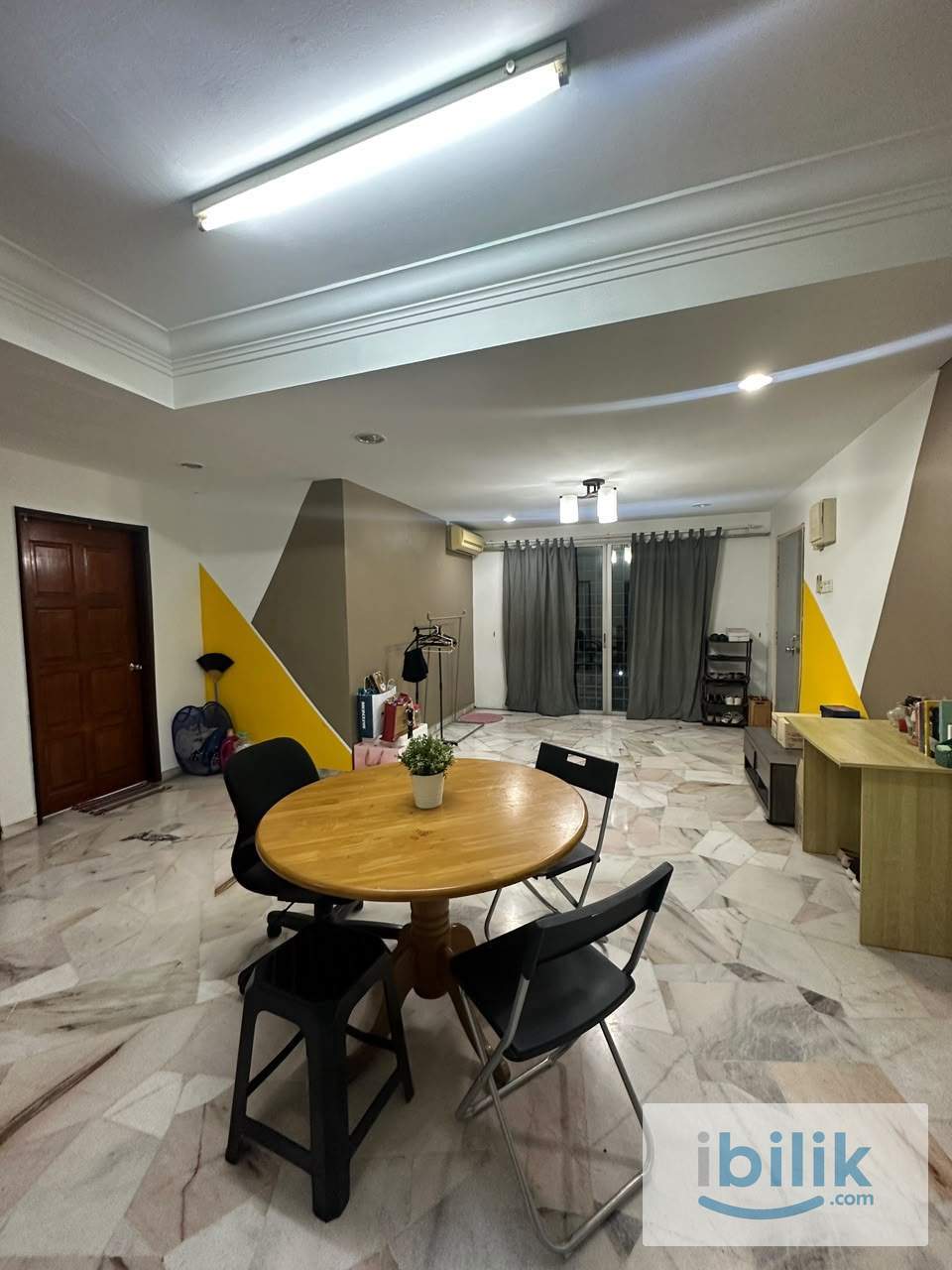Master Bedroom (Goodyear Court 3, Taipan) - Image 4