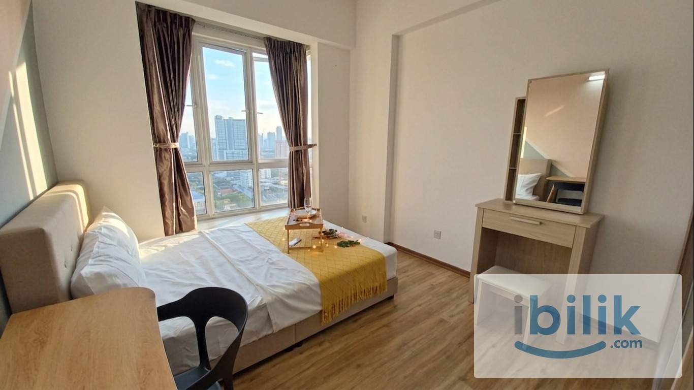 Middle room to rent at Summer Place, Karpal Singh Drive (Seaview) - Image 2