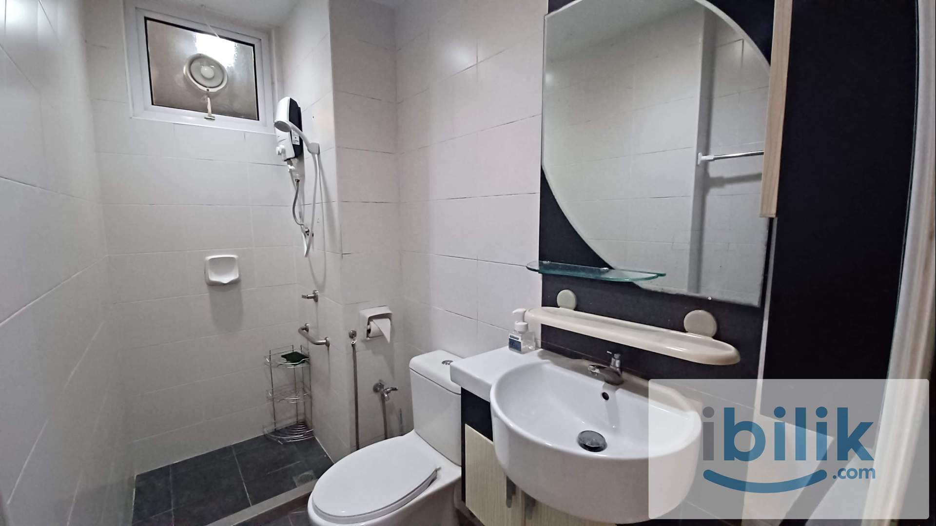 Middle room to rent at Summer Place, Karpal Singh Drive (Seaview) - Image 7