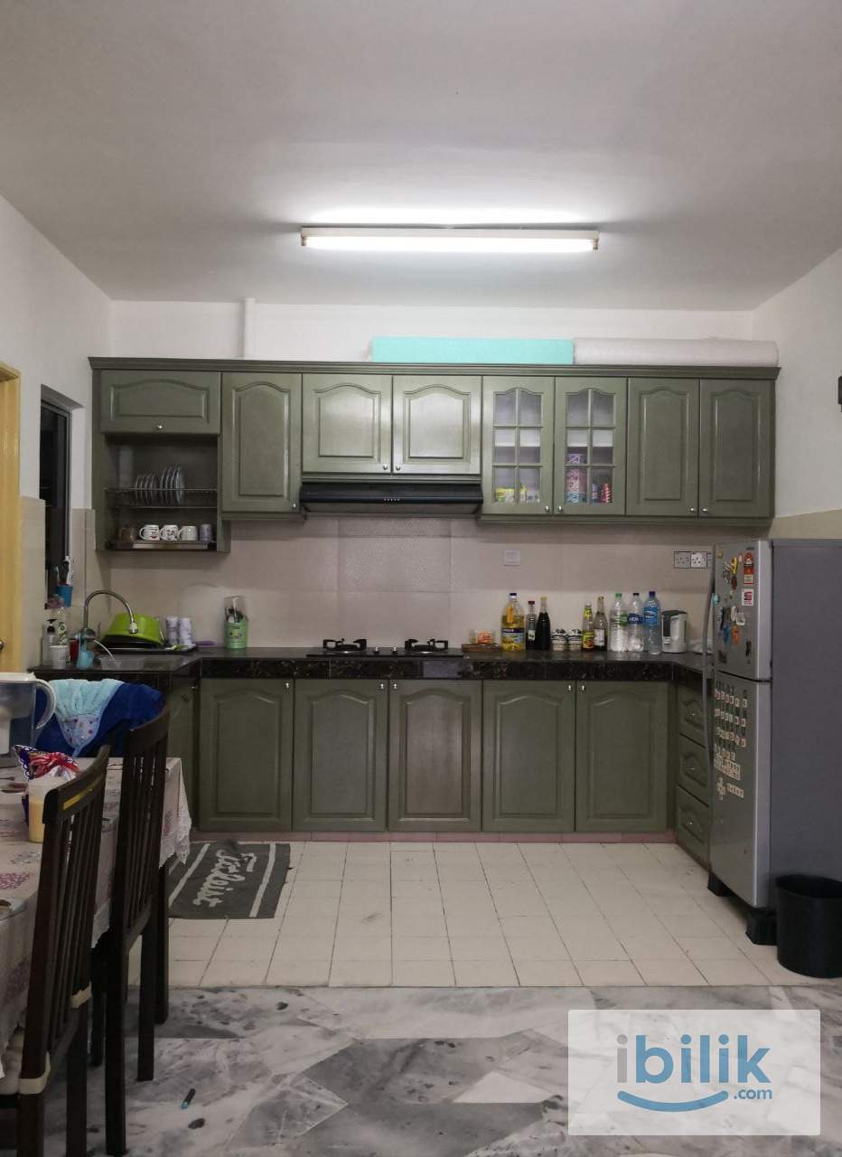 Medium Room, Furnished Apartment Putra Permai Block C - Image 2