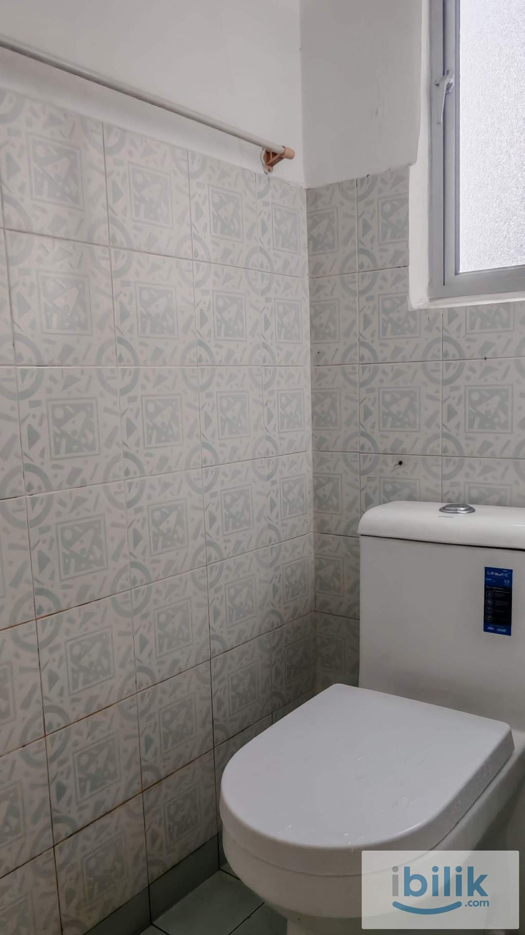 Medium Room, Furnished Apartment Putra Permai Block C - Image 8