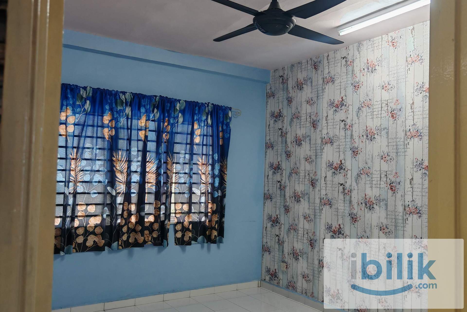 Master Room, Bilik Luas Apartment Putra Permai Block C - Image 1