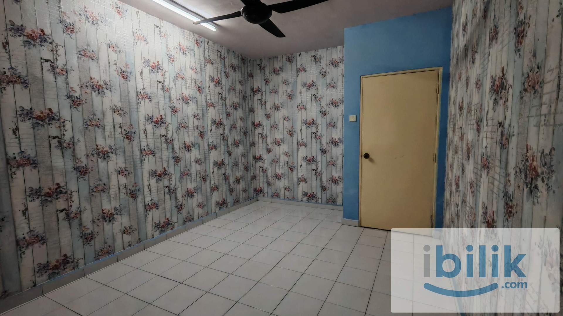 Master Room, Bilik Luas Apartment Putra Permai Block C - Image 2