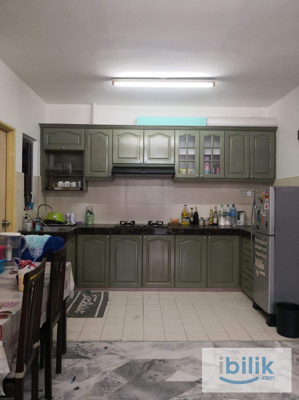 Master Room, Bilik Luas Apartment Putra Permai Block C - Image 4