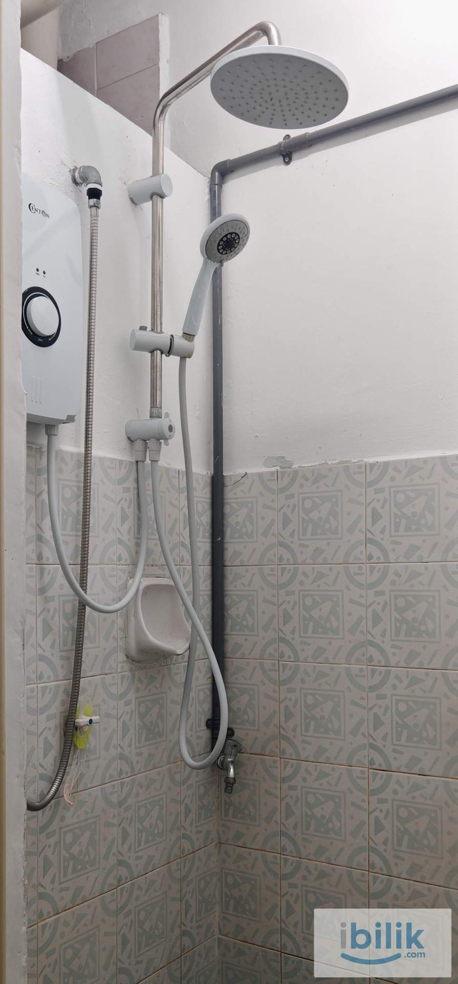 Master Room, Bilik Luas Apartment Putra Permai Block C - Image 7