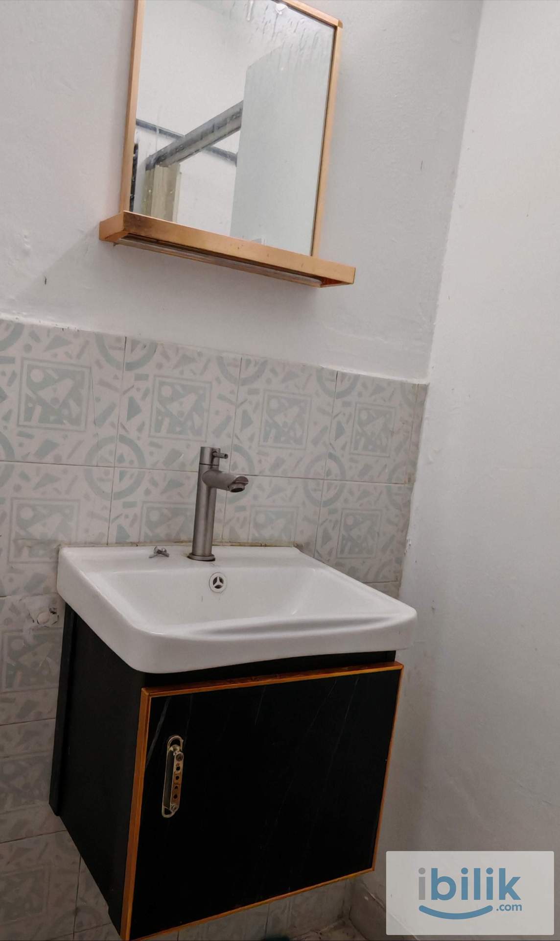Single Room, Apartment Putra Permai Block C - Image 8