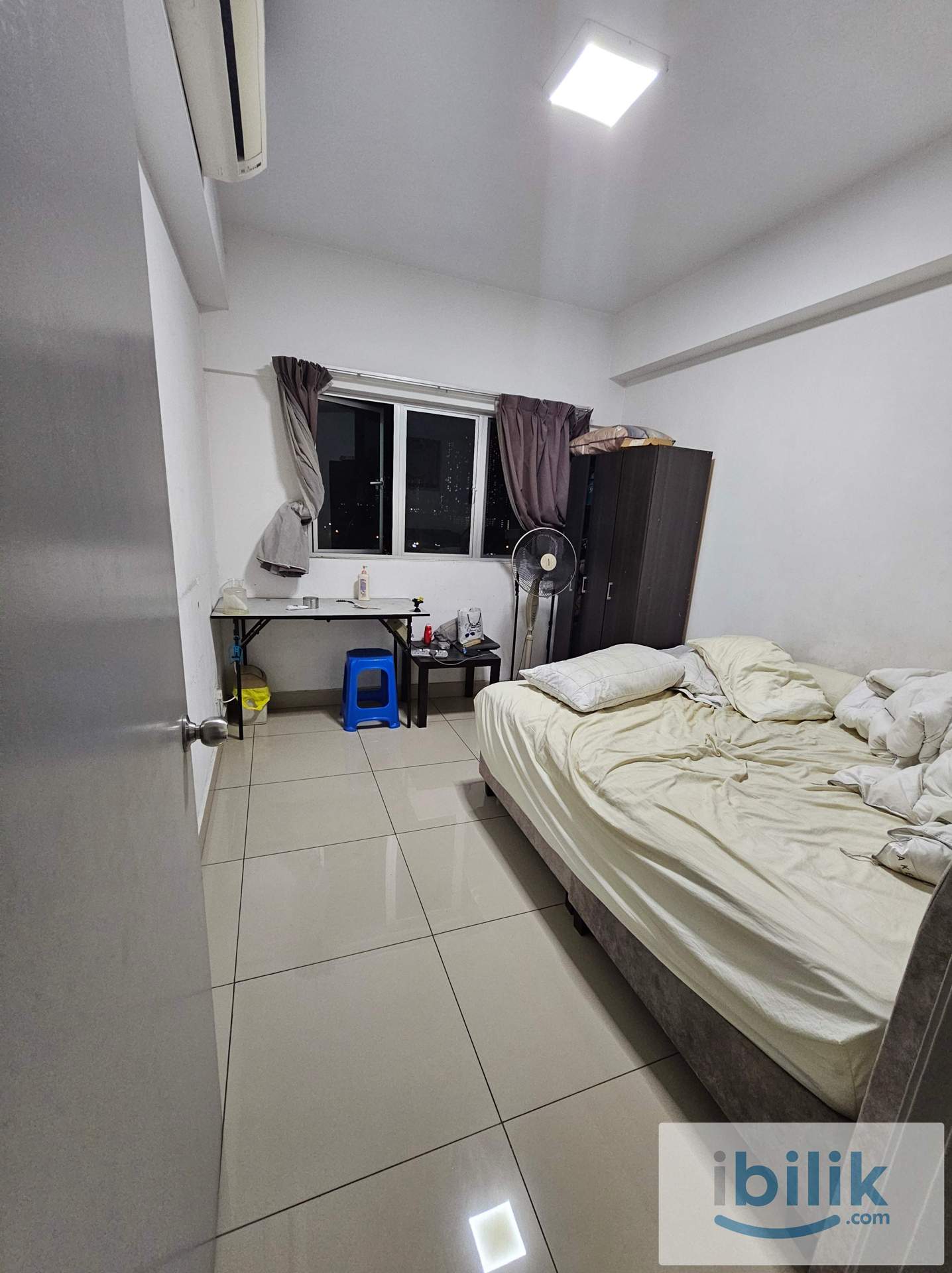Middle Room - Image 1