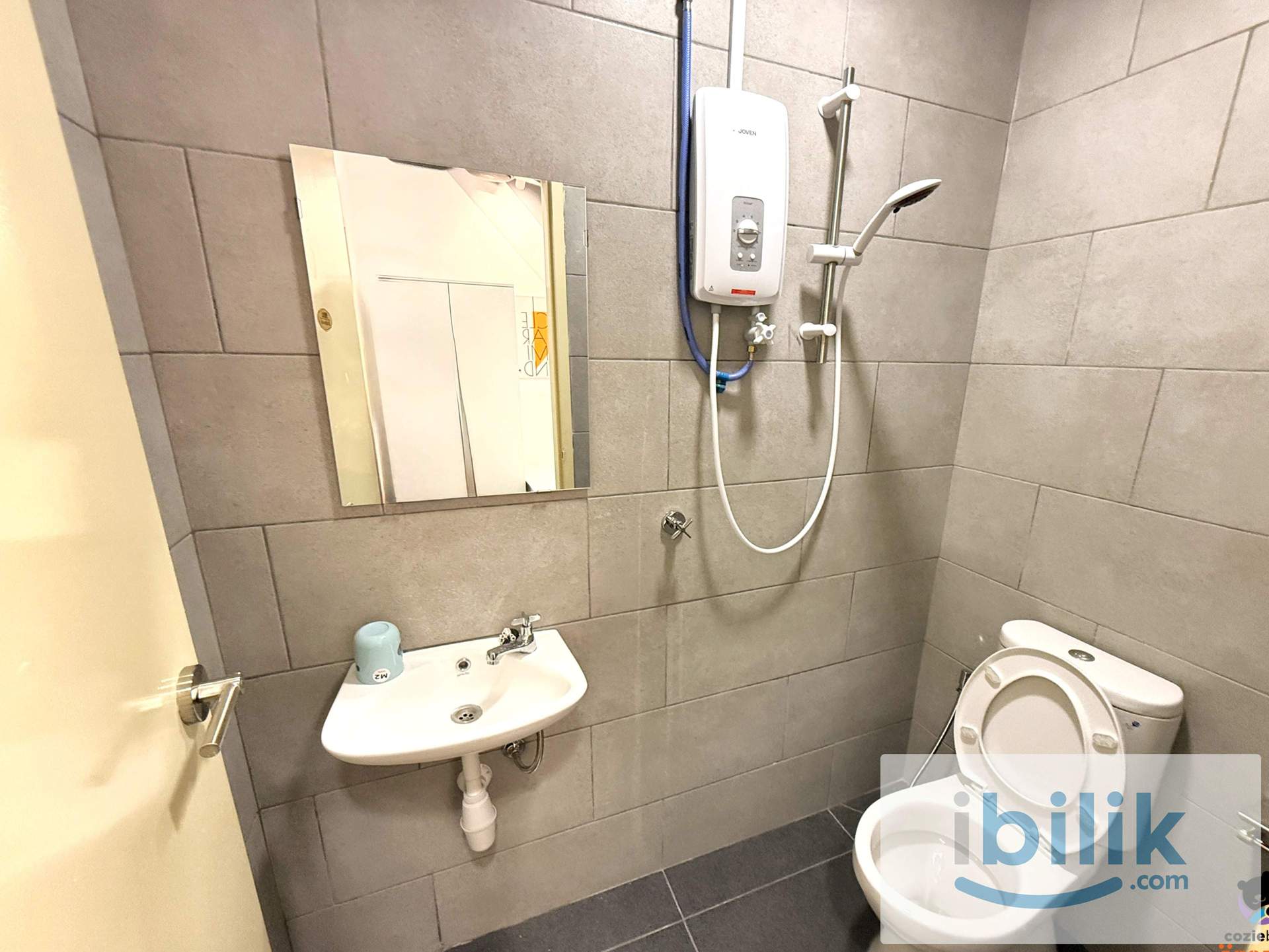Very Small Mini furnished room type studio walking distance to Jelatek LRT - Image 5
