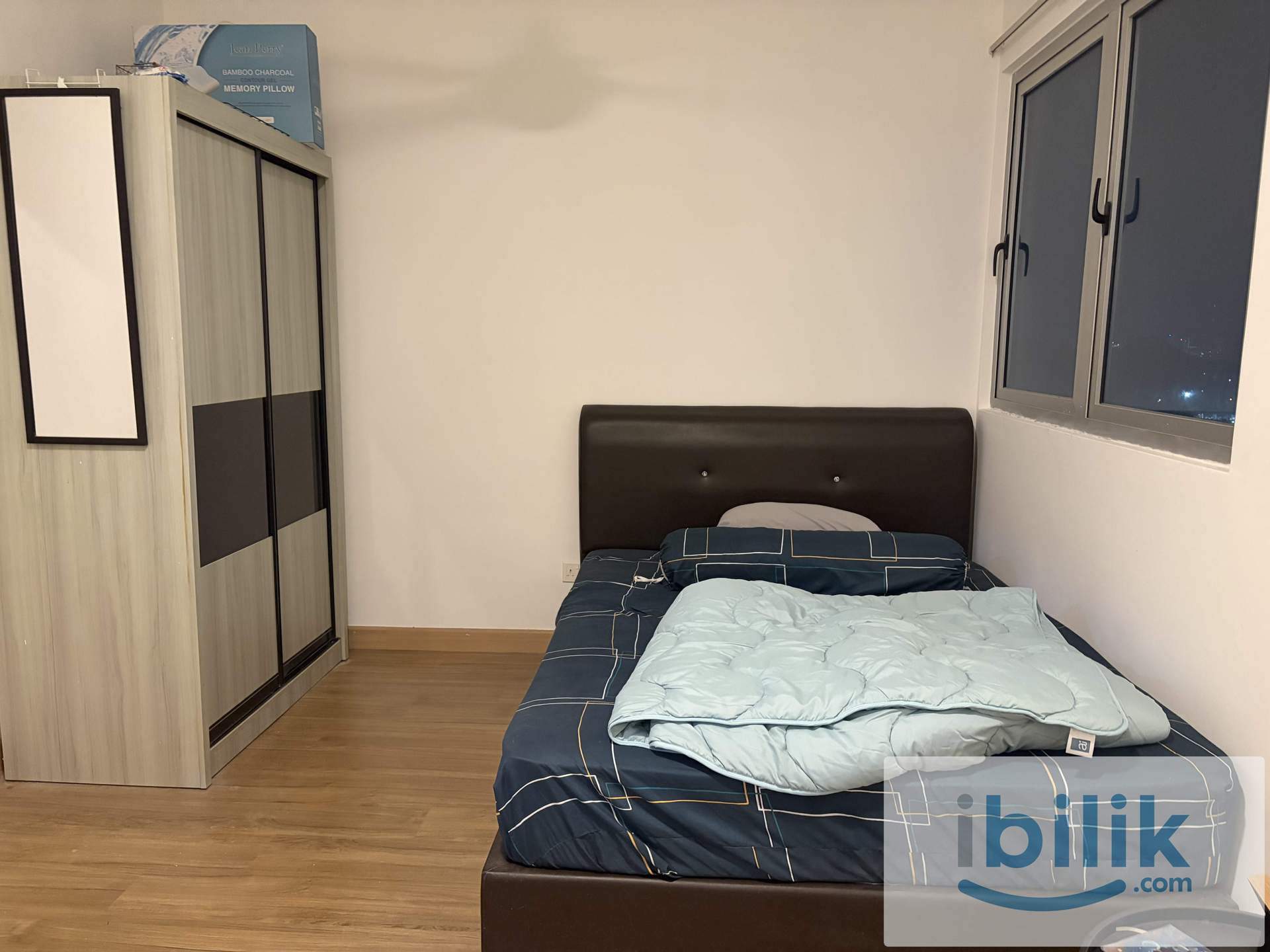 Female only Fully Furnished Medium Room - Image 4