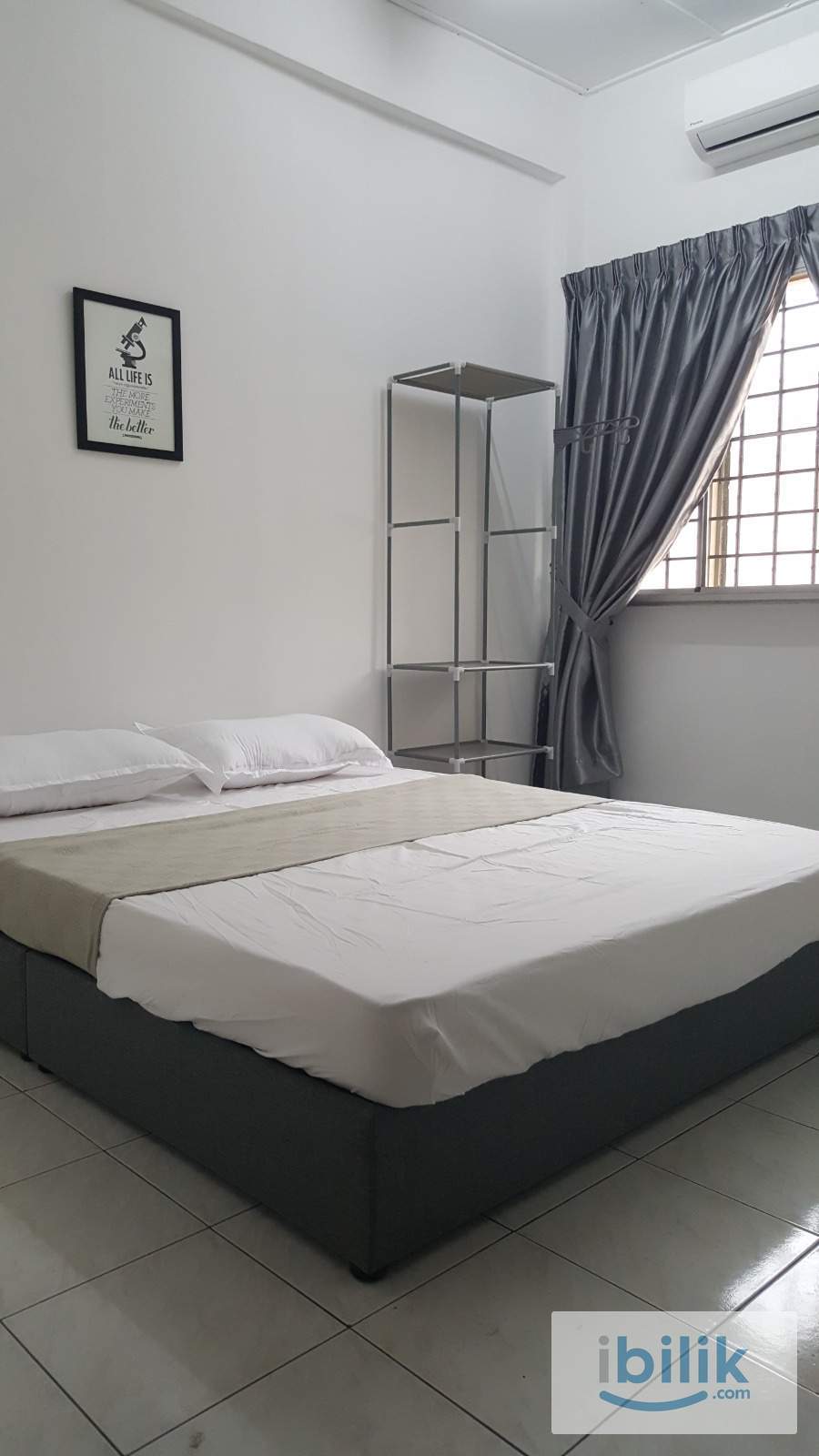 Middle room - Image 1