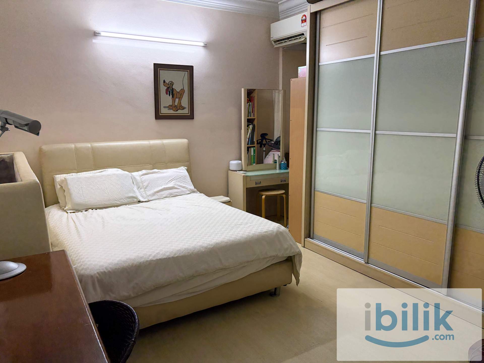 Lovely furnished room by in Menara Jaya section 14 - Image 1