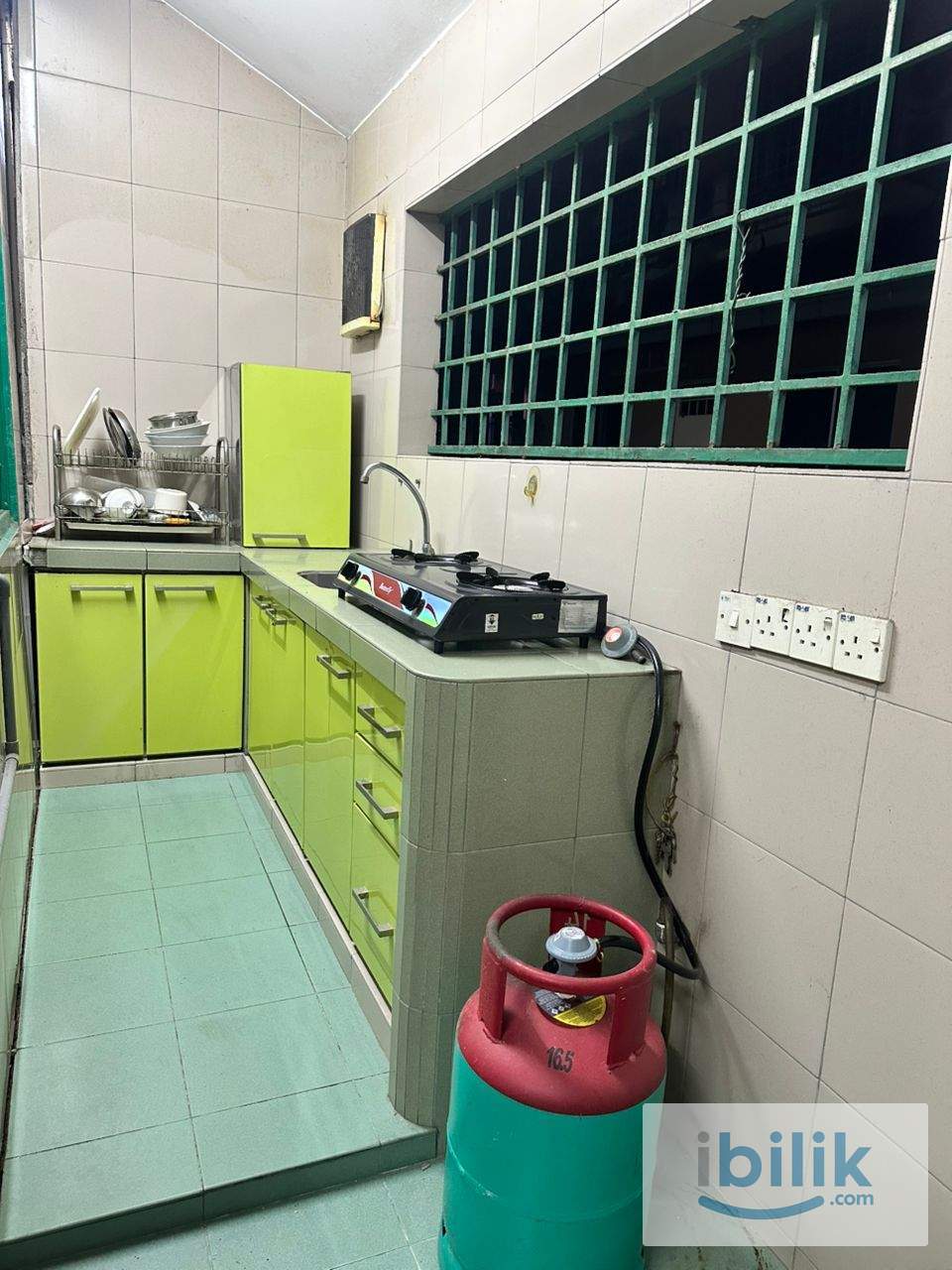 FEMALE FREE PARKING SINGLE ROOM HIGH SPEED WIFI 300Mbps FURNISHED NEAR MAHKOTA CHERAS CONNAUGHT UCSI UTAR SCHOOLS - Image 1