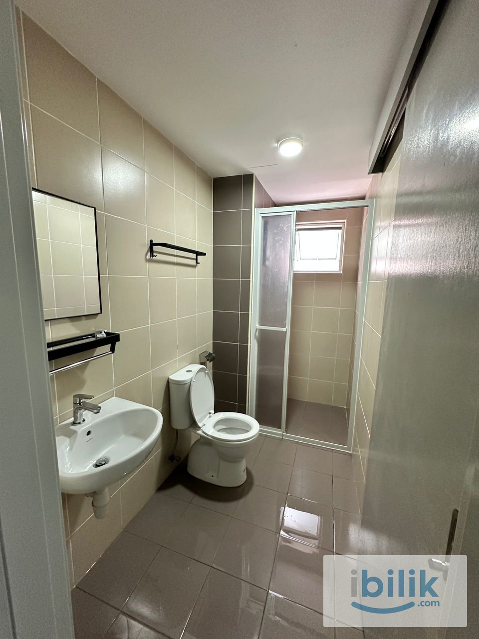 LOW DEPOSIT @ MASTER ROOM RAZAK CITY RESIDENCE - Image 4