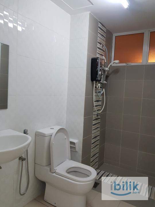 Nice design Master room for rent at Bukit Jalil, Bandar Kinrara - Image 3