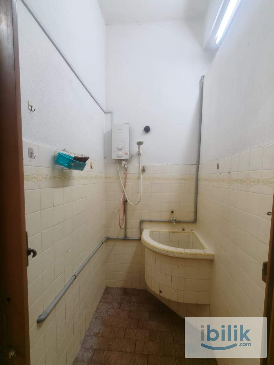 Single Room – Sungai Dua ( Utilities Included) - Image 3