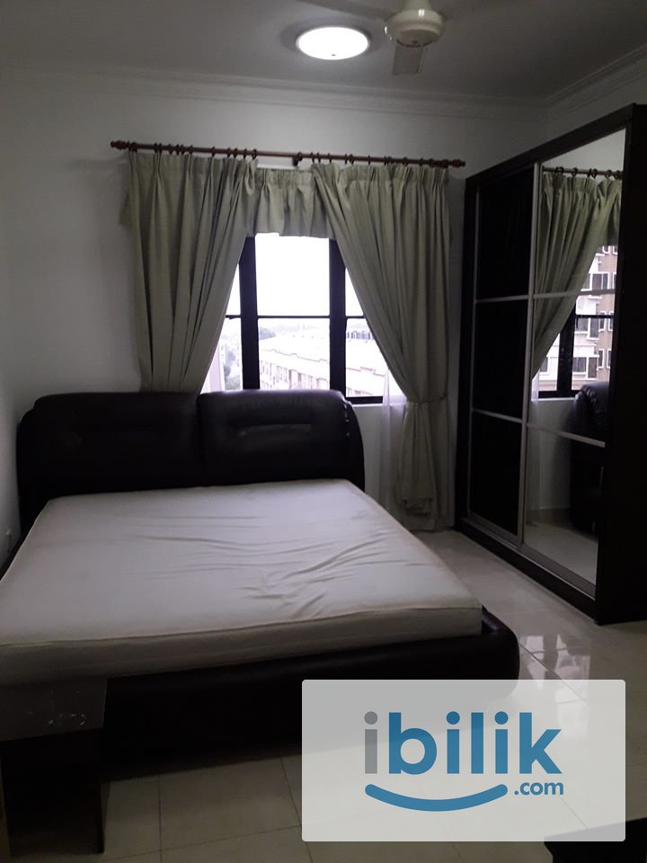 Middle room at Pelangi utama condominium - Image 1