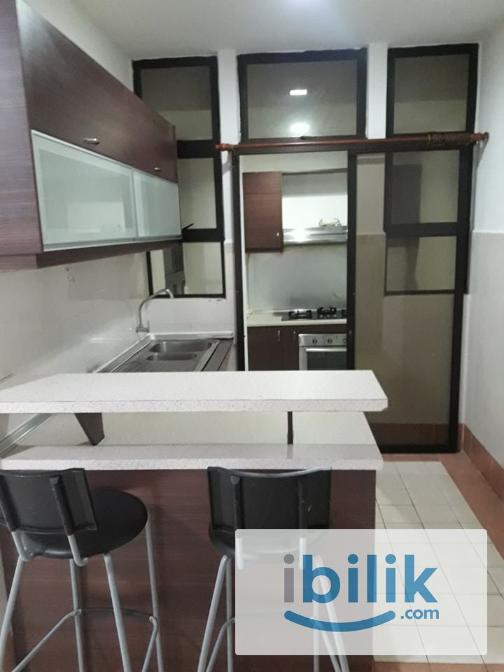 Middle room at Pelangi utama condominium - Image 5