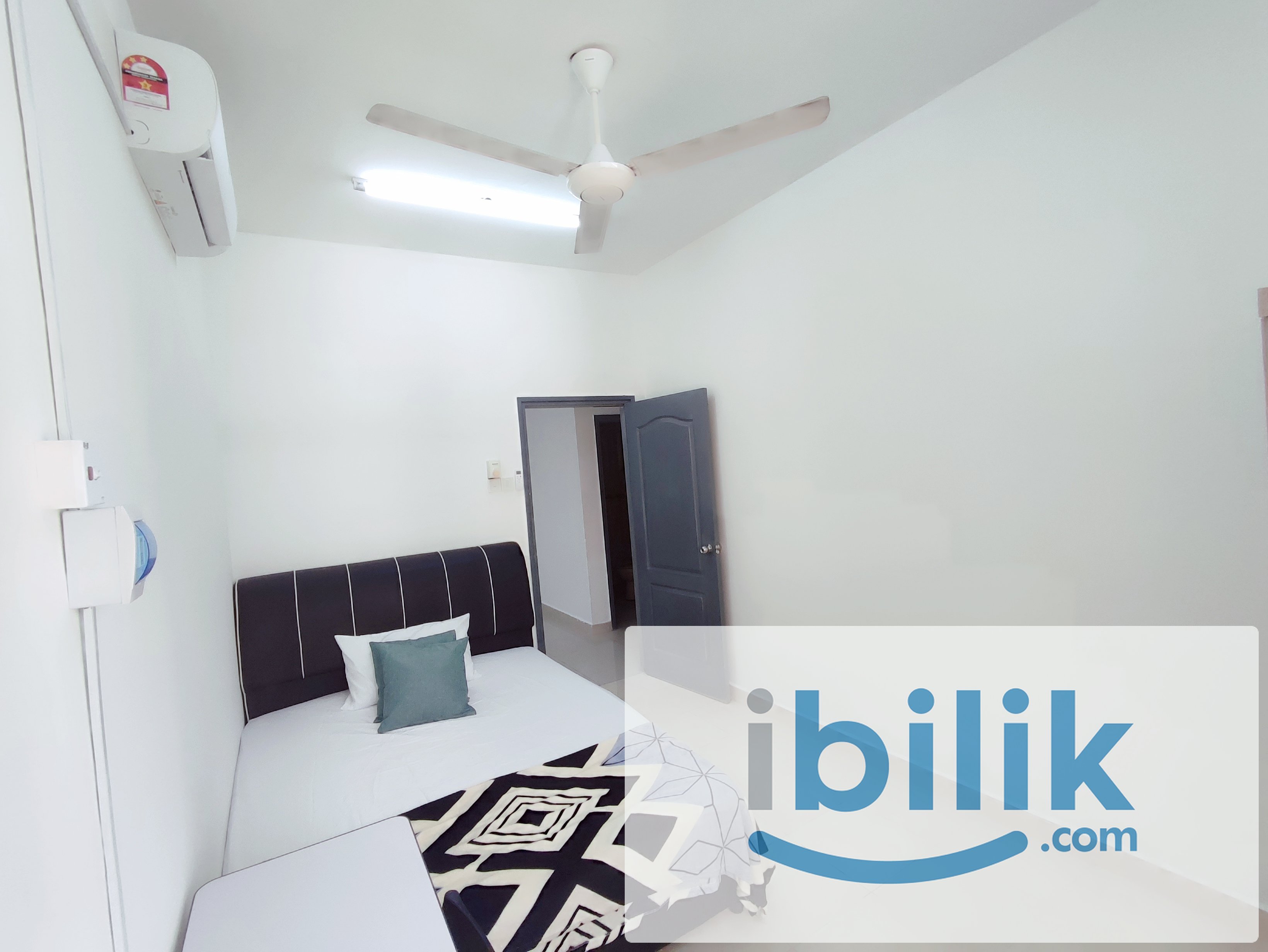 Pelangi Utama Condominium middle room for Female  - Image 1