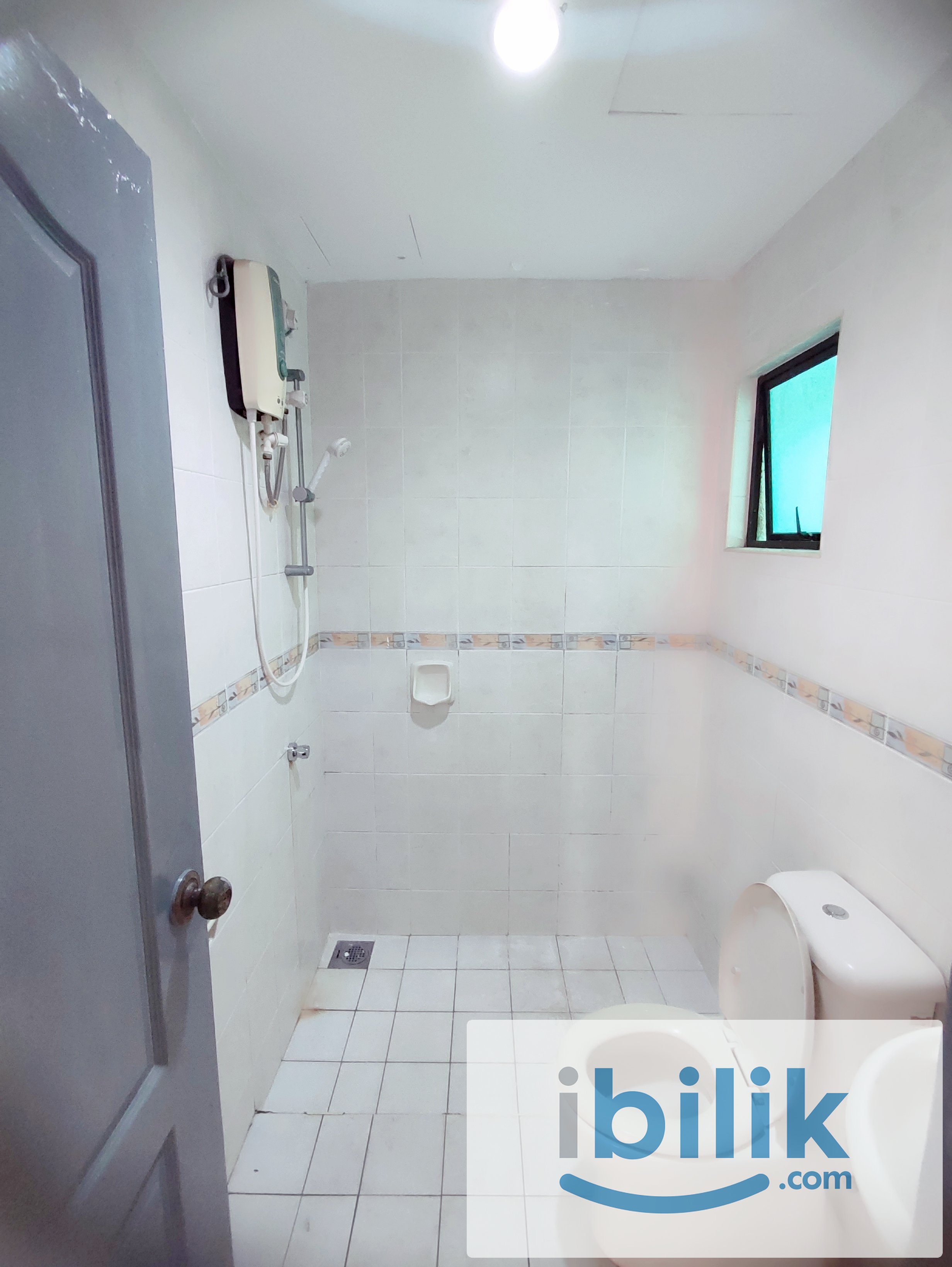 Pelangi Utama Condominium middle room for Female  - Image 2