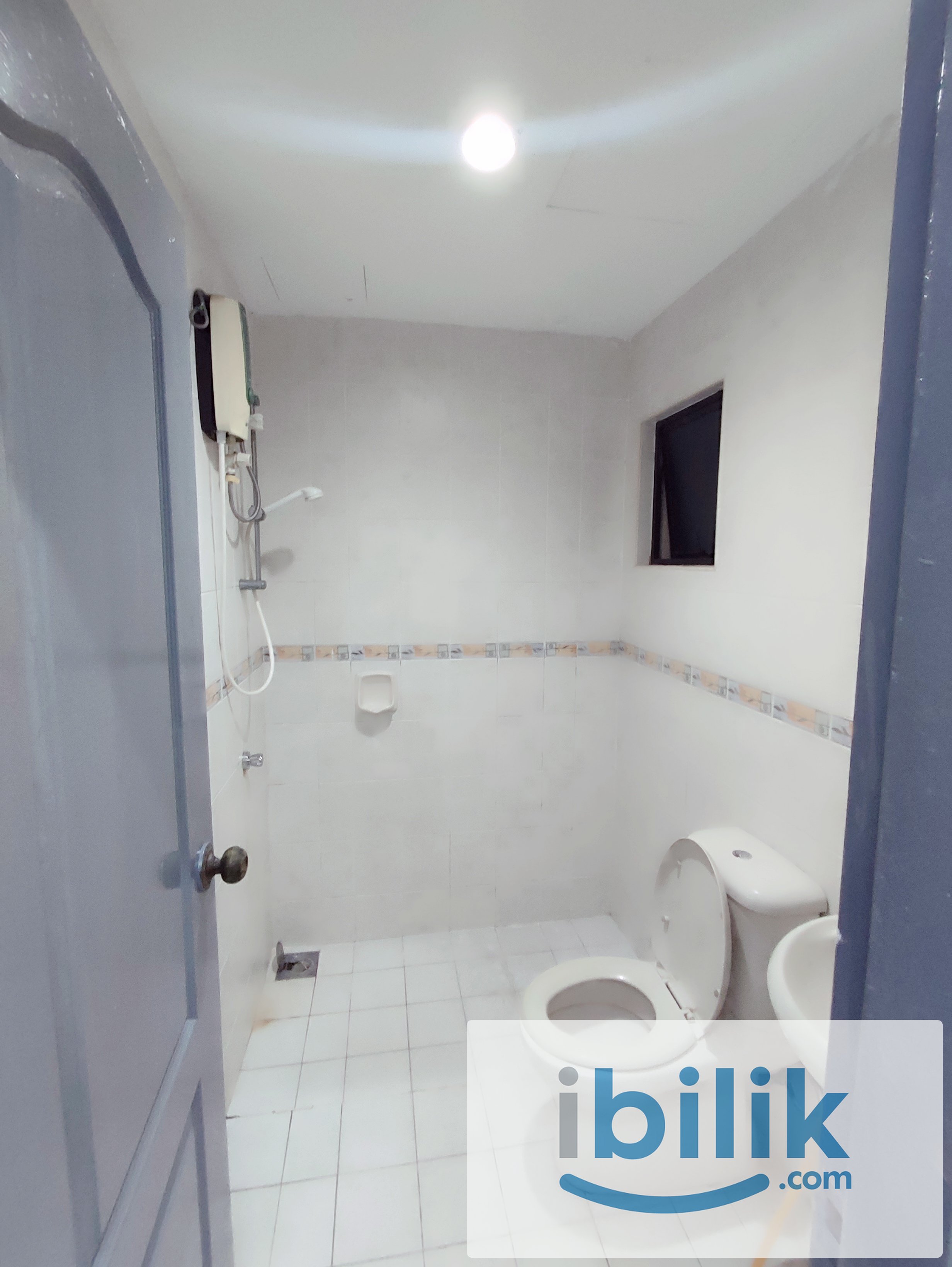 Middle Room for Rent at Pelangi Utama Condominium  - Image 3