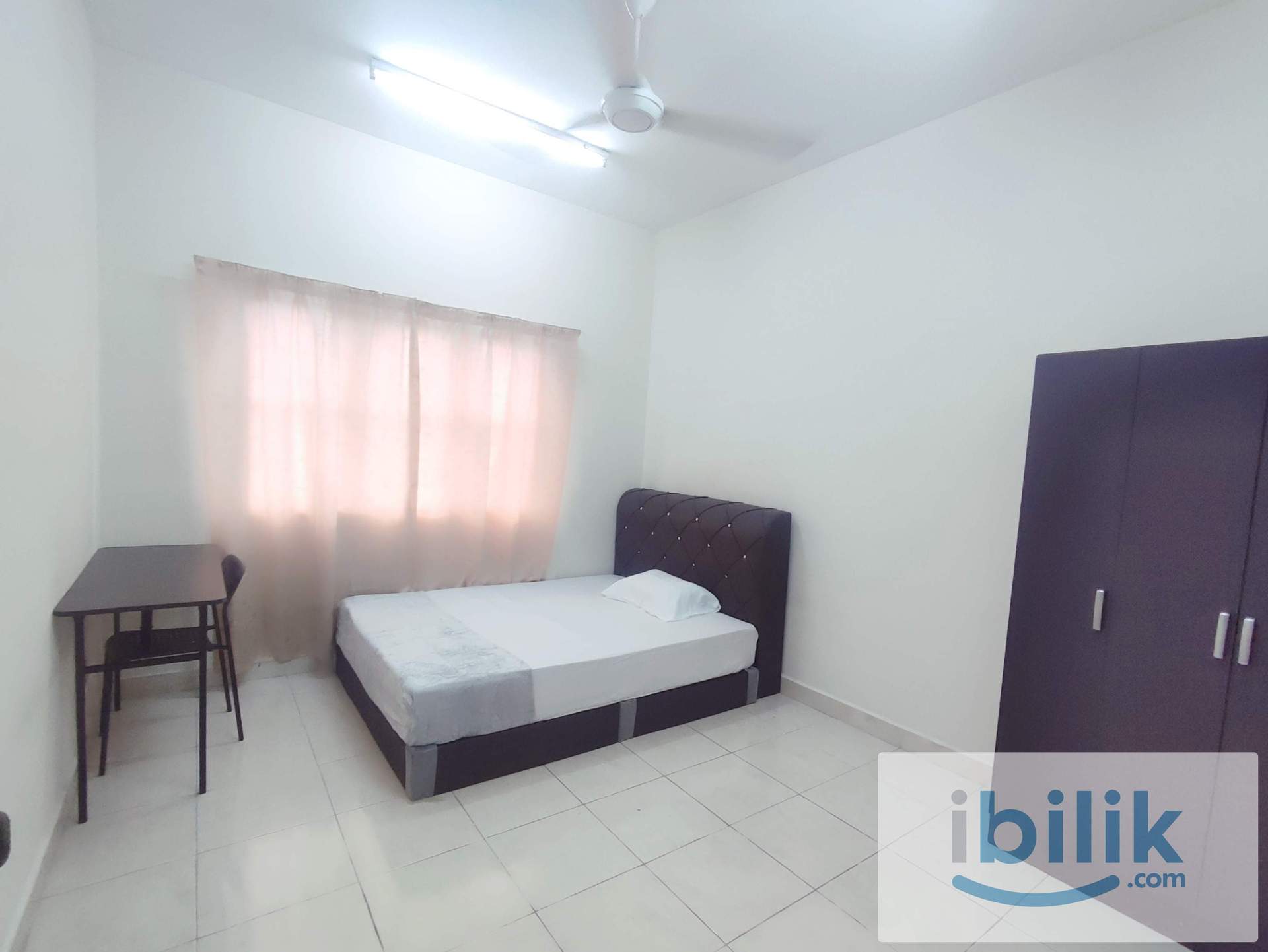 Sharing Middle Room at Pelangi Utama, Bandar Utama exclusive utilities and wifi - Image 4