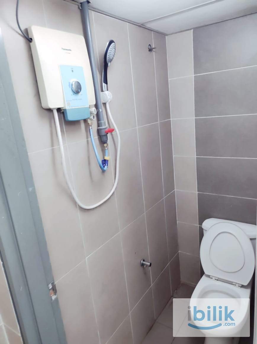 Single room for female near Mrt station. - Image 2