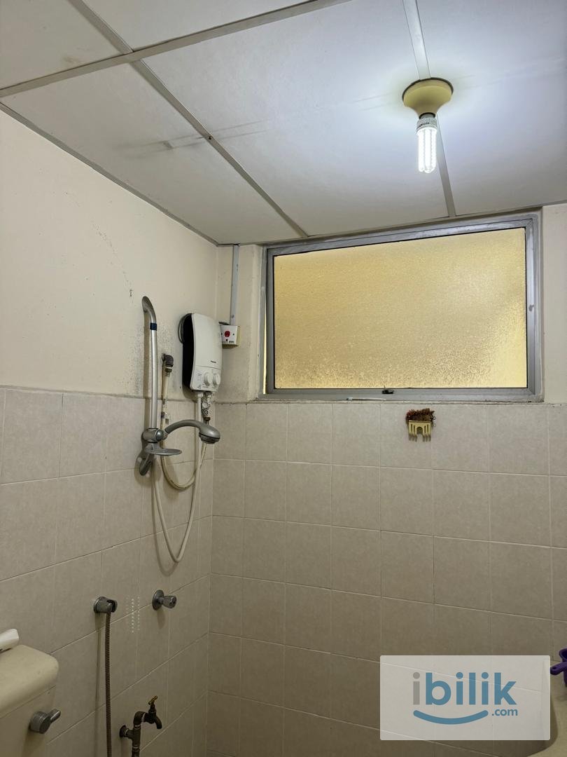 Setapak PV5 Medium Room (Female Only) - Image 2