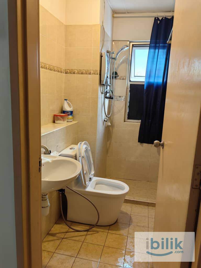 Master Room at Kelana Mahkota, Kelana Jaya - Image 4