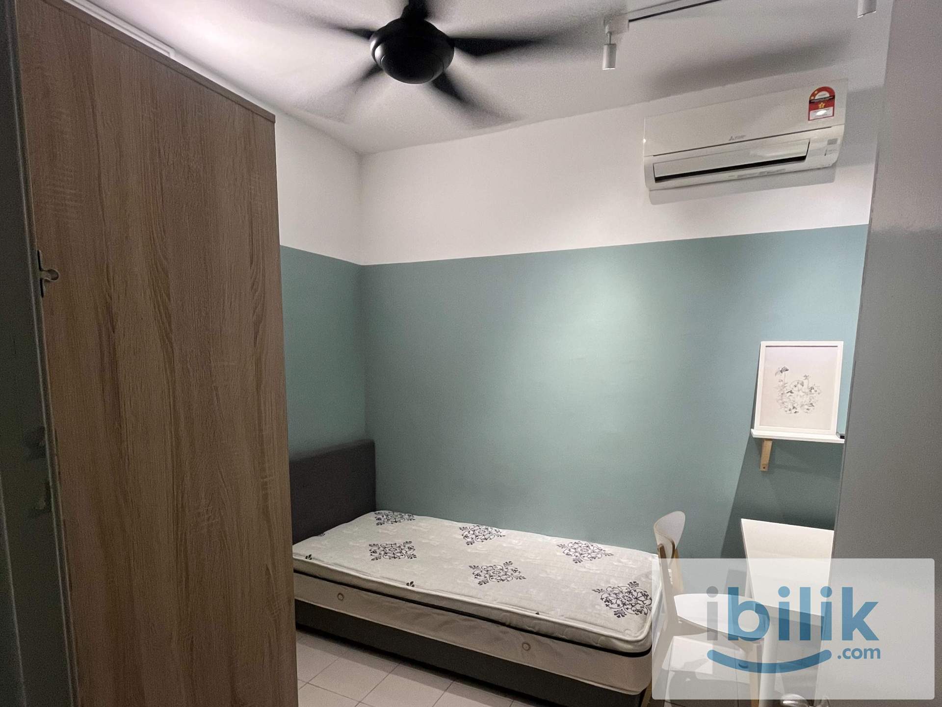 Small Room - Image 1