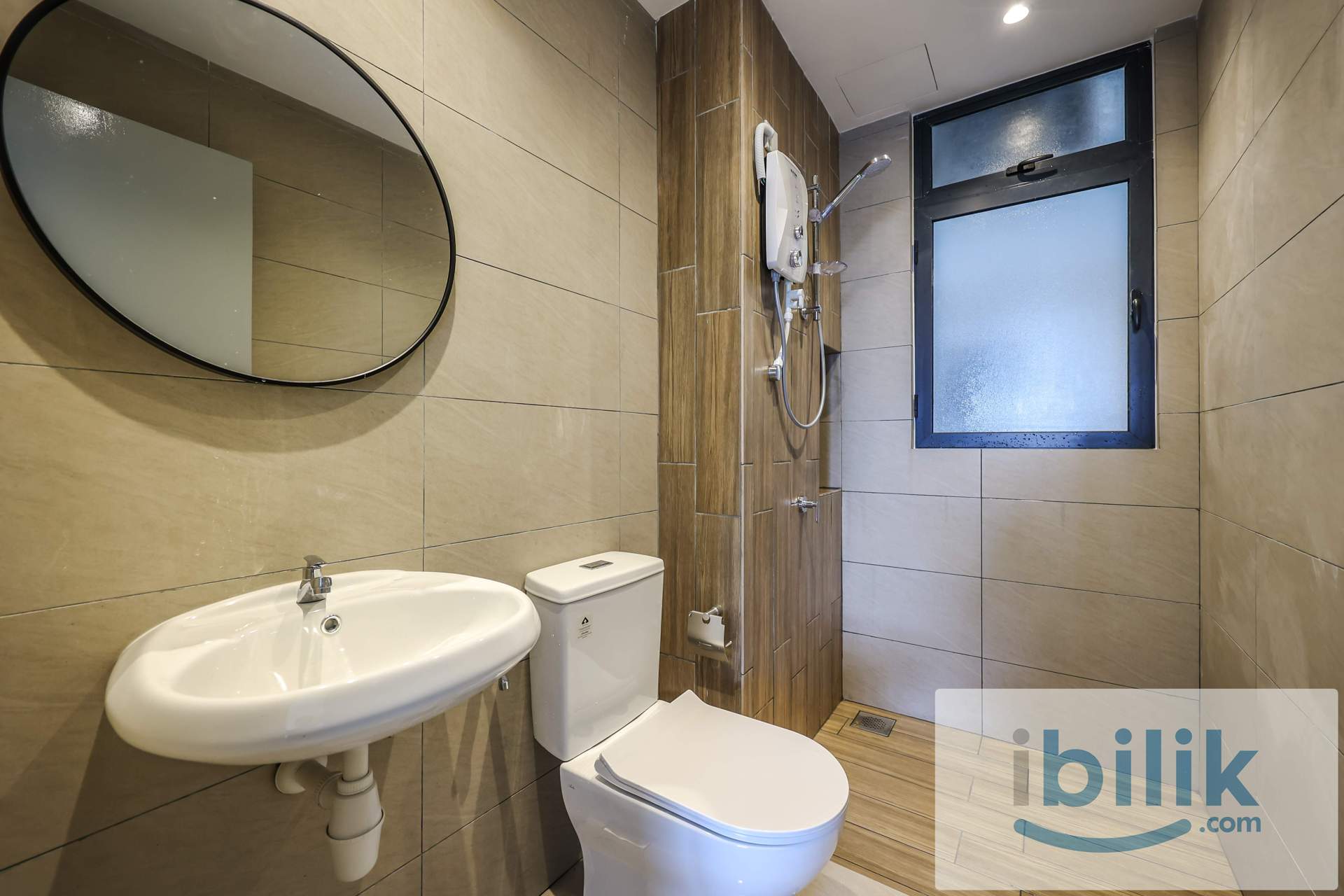 🔥 You City 3 . Middle Room . Easy Access - Image 6