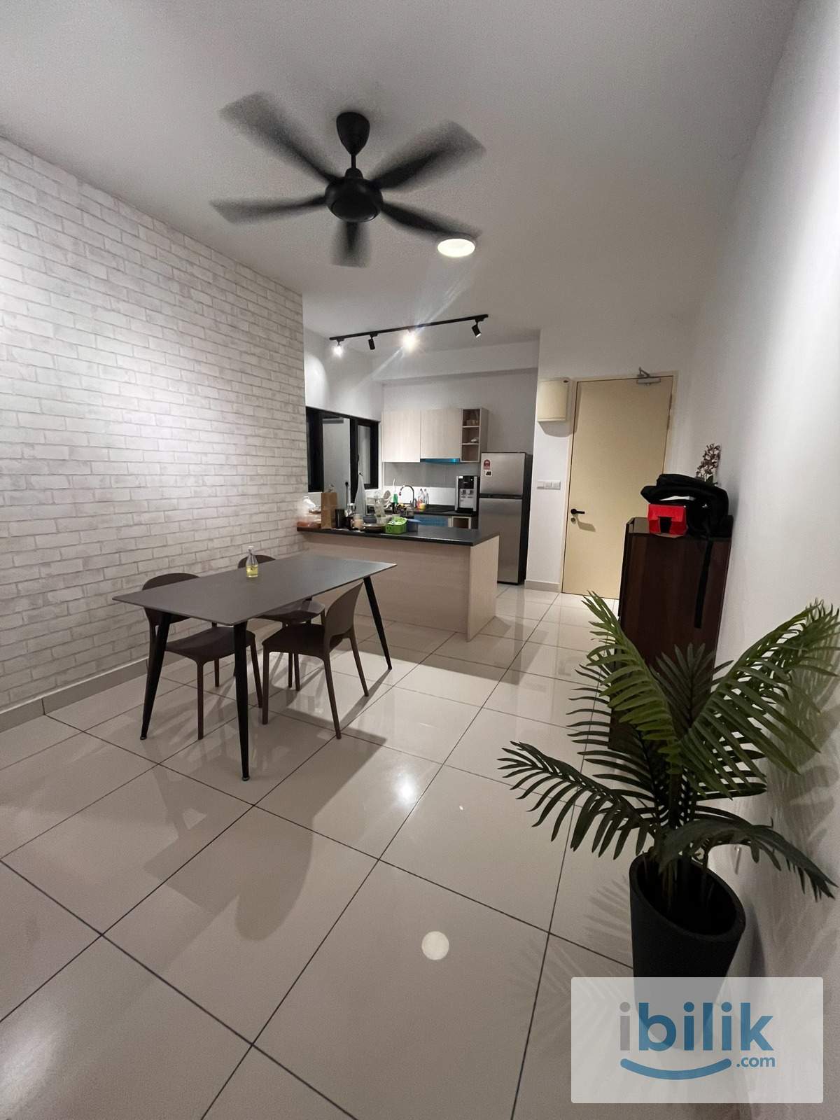 PARC 3 . Middle Room | 7min. Walking Distance to MRT Maluri - Image 4