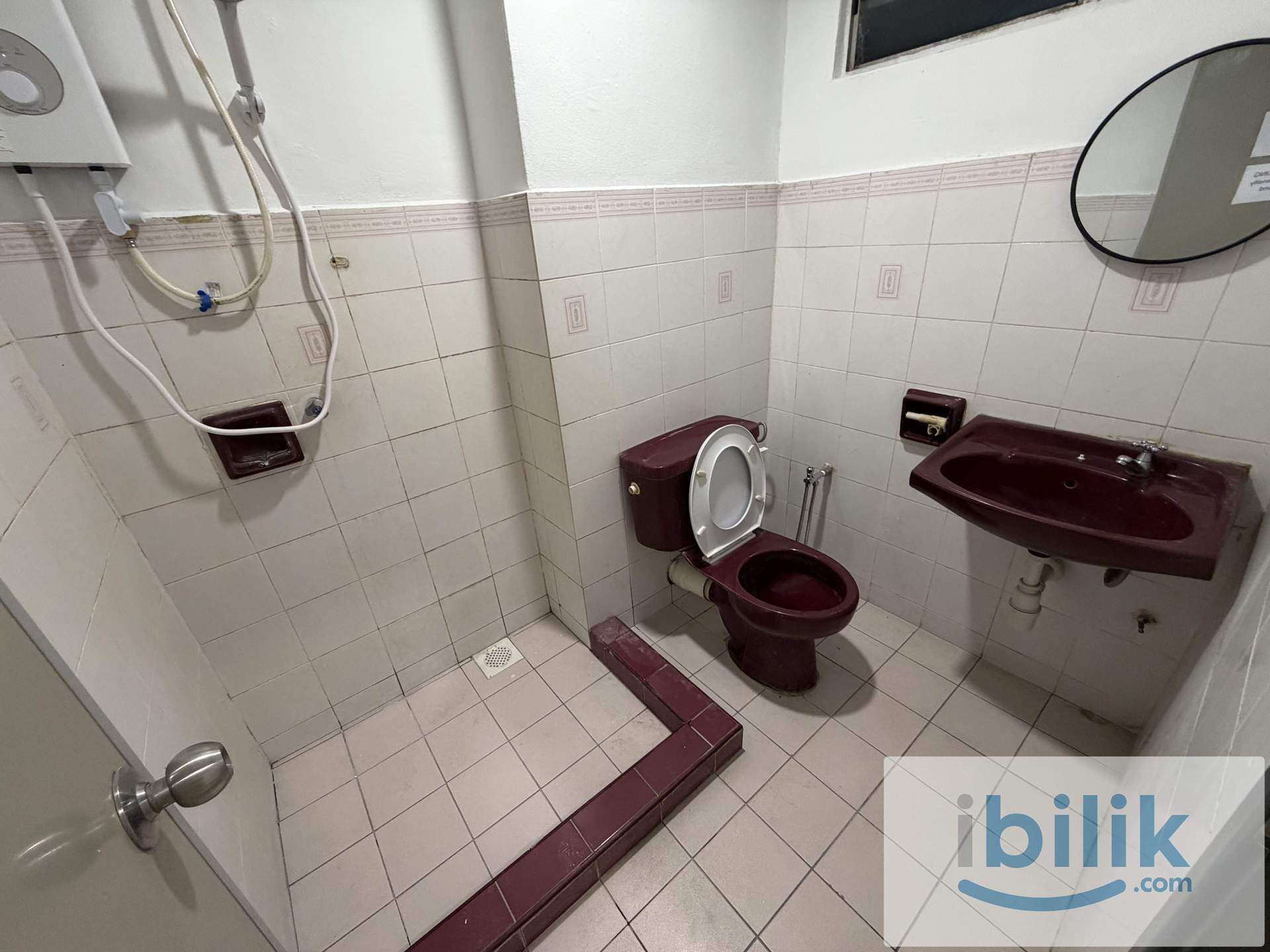 Middle Room @ Kelana Puteri . Next to Paradigm Mall - Image 3