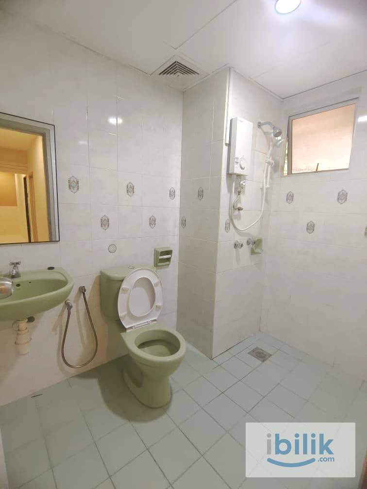 𝐏𝐮𝐧𝐜𝐚𝐤 𝐍𝐮𝐬𝐚 𝐊𝐞𝐥𝐚𝐧𝐚 Master Room . Private Bathroom - Image 6
