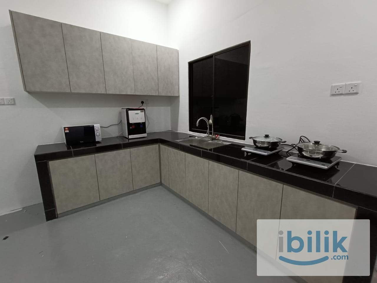 𝗠𝗮𝗹𝘂𝗿𝗶 Cheras ,𝗦𝗶𝗻𝗴𝗹𝗲 𝗦𝘁𝗼𝗿𝗲𝘆 𝗟𝗮𝗻𝗱𝗲𝗱 Queen bedroom fully furnished for rent, LRT/MRT, Velocity - Image 5