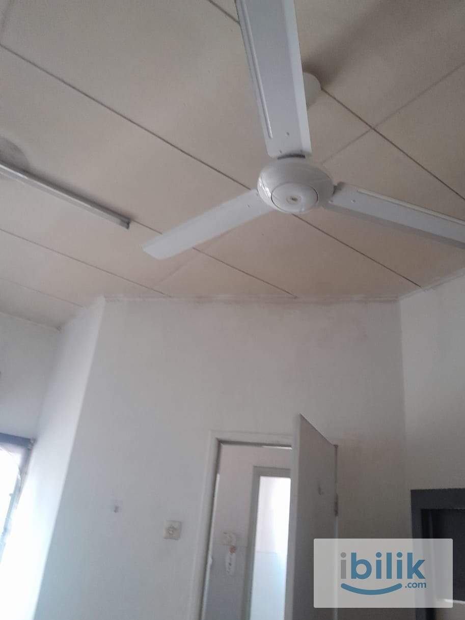 Middle Room at Bandar Utama, Petaling Jaya - Image 3