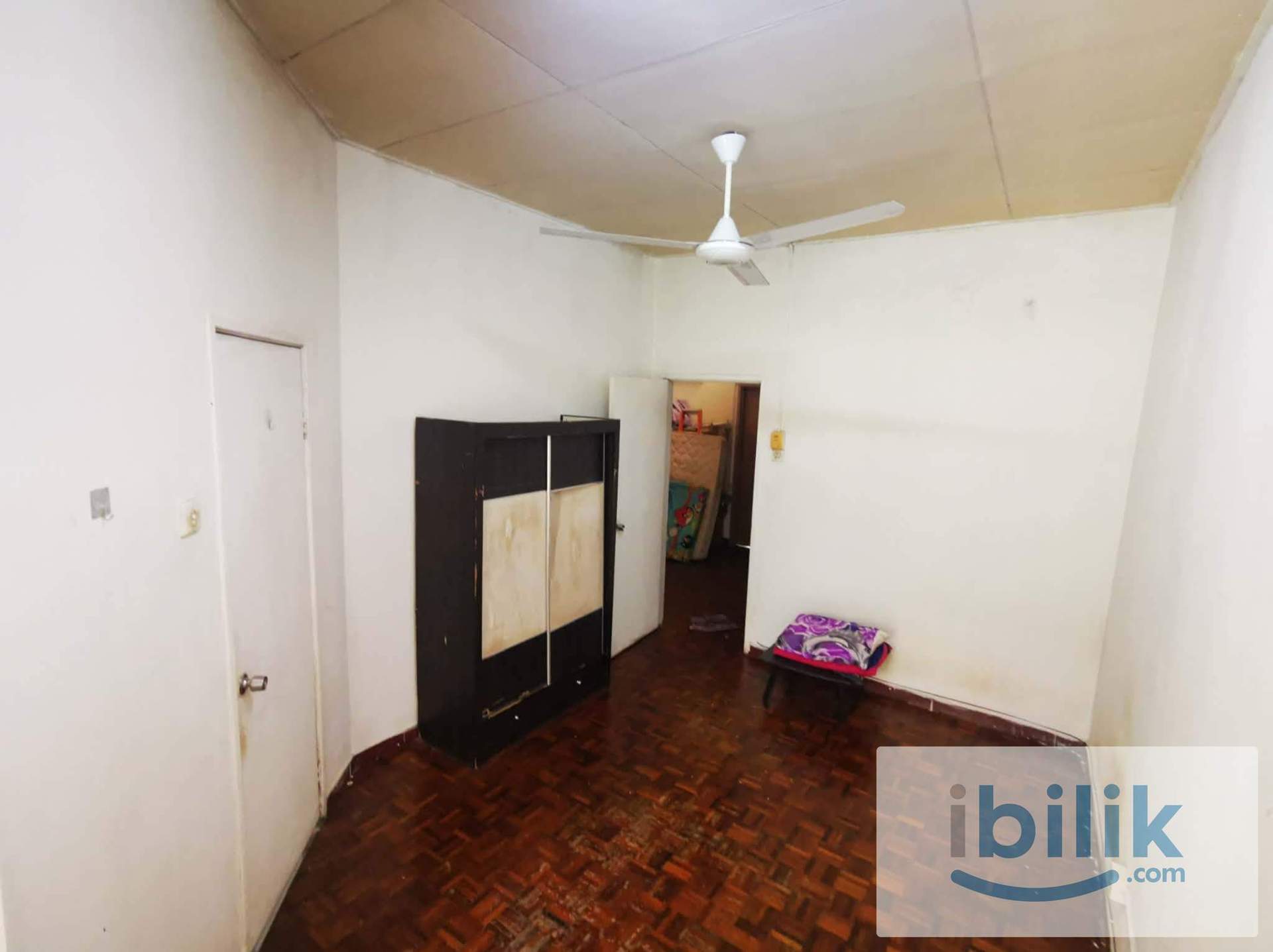 Middle Room at Bandar Utama, Petaling Jaya - Image 4