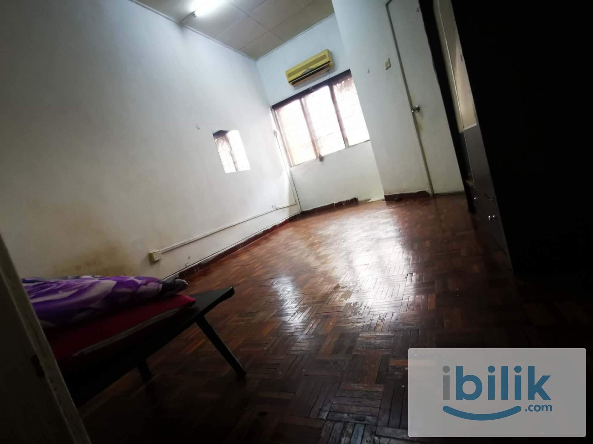 Middle Room at Bandar Utama, Petaling Jaya - Image 2