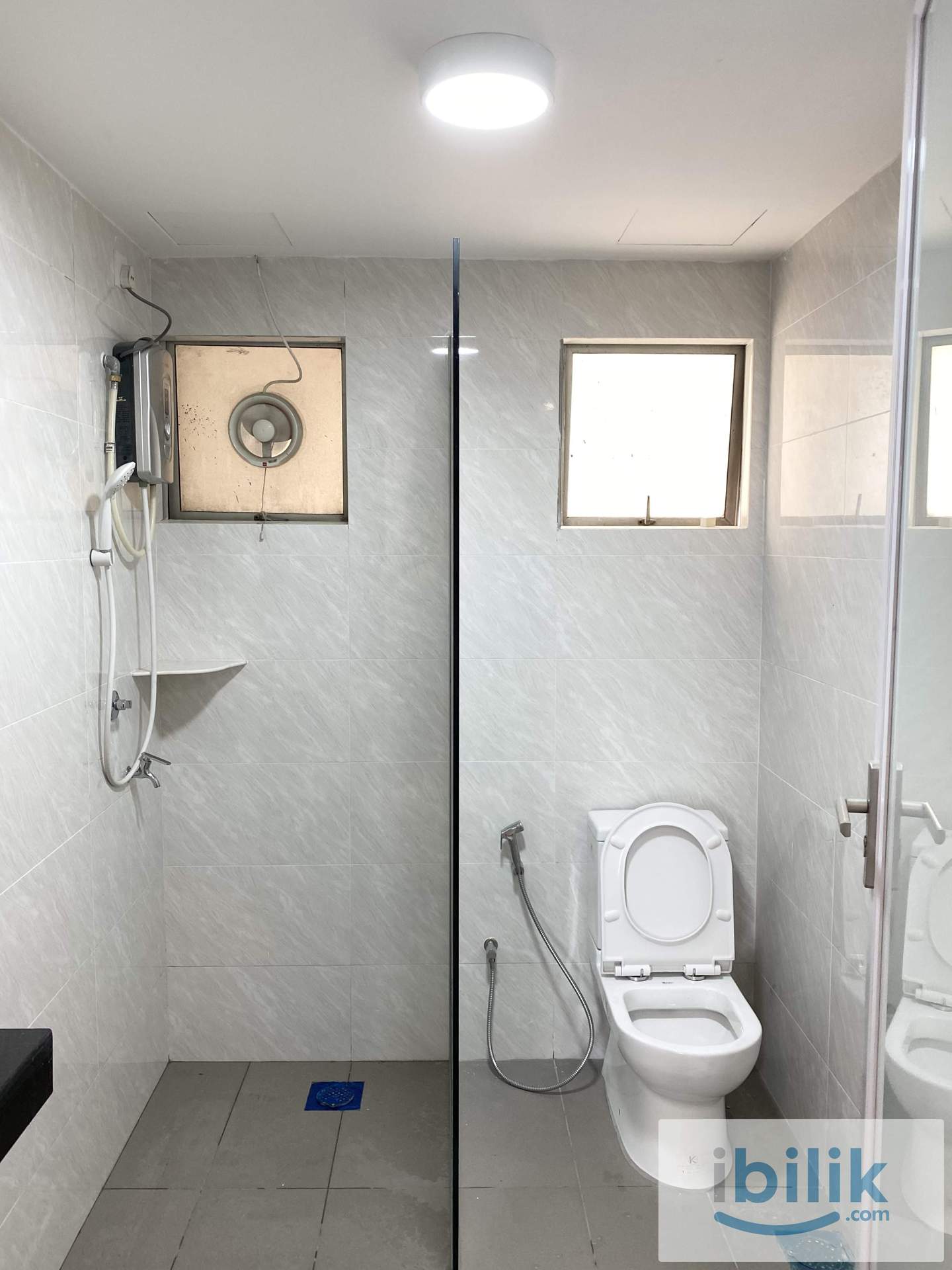 Middle Room free Aircond - Image 2