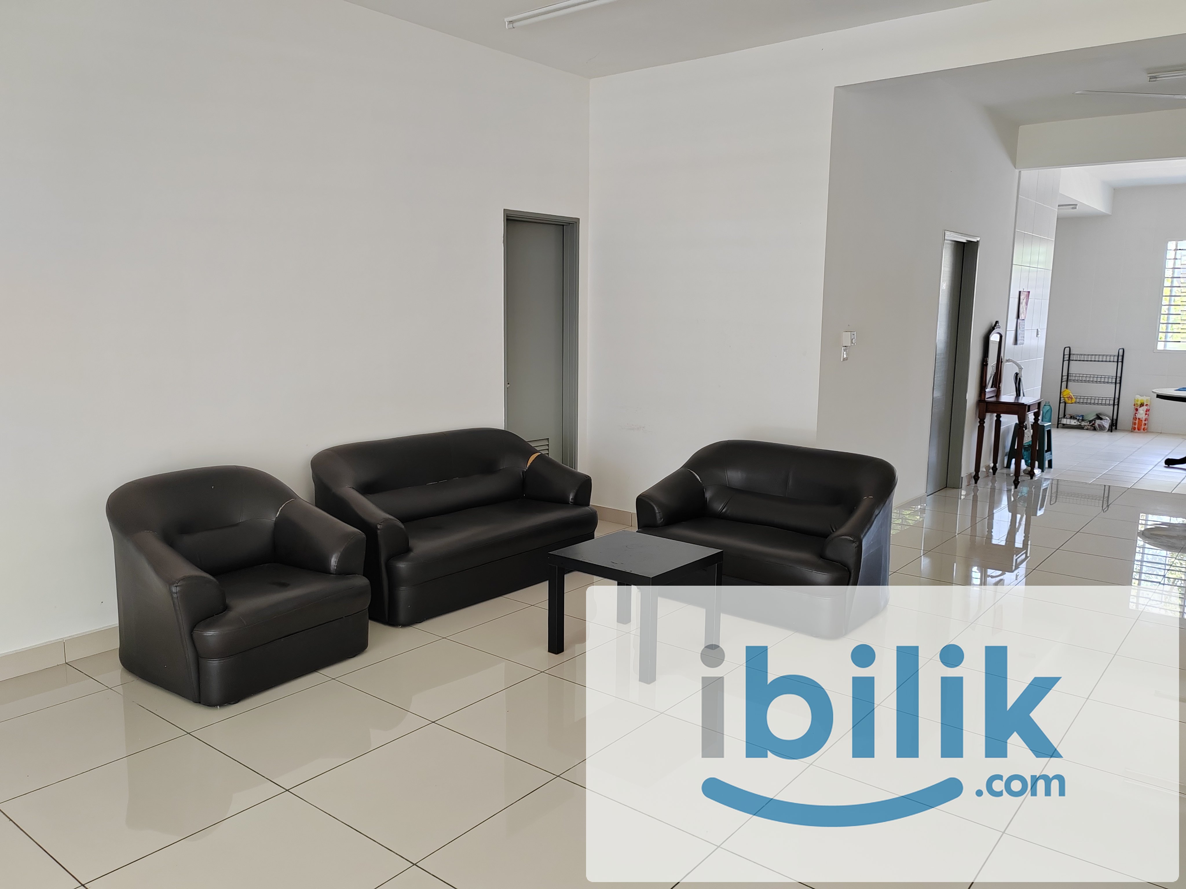 Master Room (Private Bathroom) - Available Now - Image 9